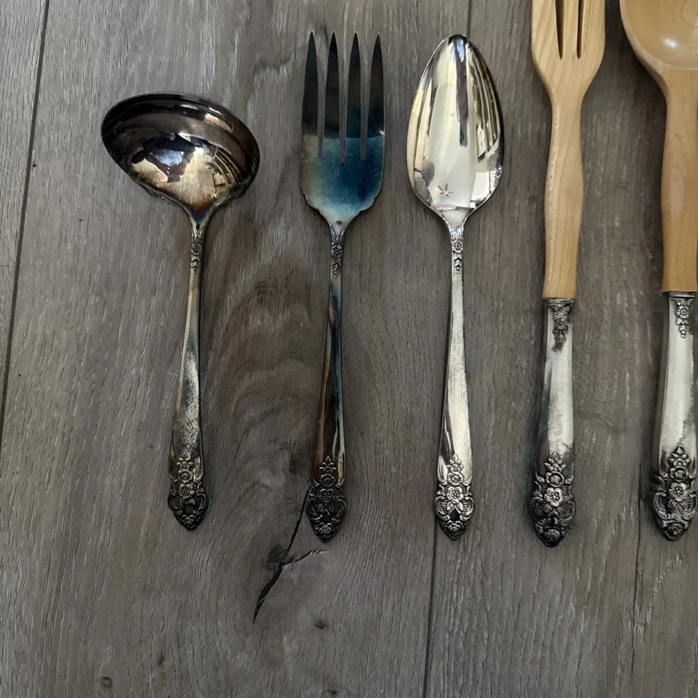 Set of 8 Oneida DISTINCTION‎ Serving Pieces Silver Plate Prestige 1951 Flatware